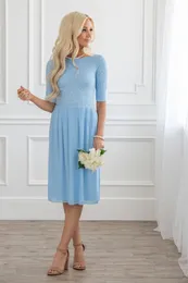 Blå spets chiffong rustik korta blygsamma brudtärna klänningar med halv ärmar knä längd A-Line Country Modest Maids of Honor Dress