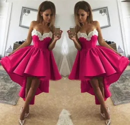 Simples barato Fuschia Satin Ruched Alta Baixa vestidos curtos Prom Branco Applique Plissados ​​querido Cocktail Party Homecoming ogstuff