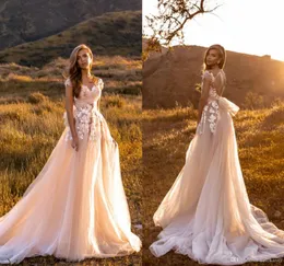 Crystal Design Champagne Eleganta Capped Sleeves Bröllopsklänningar 2019 Bohemian Beach Lace Appliques Sexiga Open Back Tulle Bridal Gowns