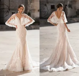 2019 Abiti da sposa moderni a sirena Scollo a V profondo Appliqued in pizzo Sweep Train Abiti da sposa da spiaggia Custom Made Boho Abiti da sposa Abiti da sposa