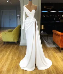 2020 Nowa Syrenka Prom Dresses High Side Split Satyna Jedno Ramię Długie Rękaw Suknie Wieczorowe Sweep Sweep Custom Made