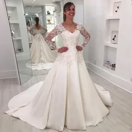 Blygsam spets långa ärmar bröllopsklänningar v nacke appliqued pärlstav brudklänningar en linje satin sopa tåg robe de mariée