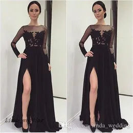 2019 Günstiges elegantes schwarzes Brautjungfernkleid mit langen Ärmeln, Applikationen und Seitenschlitz, formelles Trauzeuginkleid in Übergröße, nach Maß