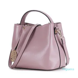 High Quality Fashion Handbag Shoulder Bag Messenger Bag Leather Bucket Bag Header Layer of Leather Handbags New Arrival