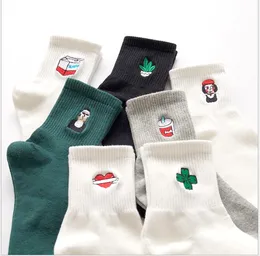 Creative embroidery ladies college stockings in the wind pure cotton leisure couple socks