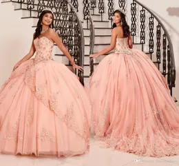 2020 Stunning Blush Pink Dresses Quinceanera Ball Gown Sweet 15 Dress Strapless Lace-up 3D Floral Applique Lace Flowers Beaded Cry2759