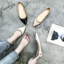 Плоская Ню Фото