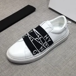 nouvelles chaussures à la mode