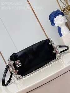 【MUCENT】NOX L LOGO EYELET STRAP SHOULDER BAG $_12.JPG?set_id=880000500F