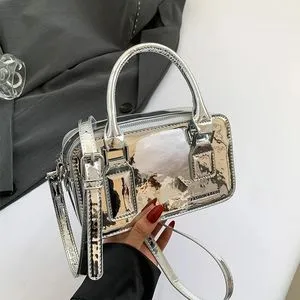 Wallet shoulder bag／ミニポーチ付／silver Jimmy Choo Bing Metallic Leather Chain Wallet | Saks Fifth