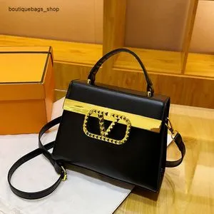 DHgate.com:Diagonal Bag Designer Brand Fashion Versatile