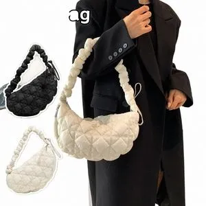 Pleated Shoulder Bag 10L ベージュ　美品 BIZwear Elegant Chevron Graphic Flap Shoulder Bag,Quilted