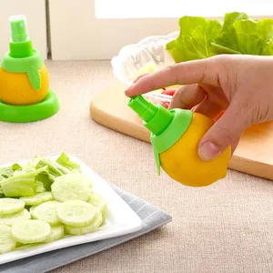 Orange Juice Squeeze Juice Juicer Lemon Spray Mist Orange Fruit Squeezer Sprayer Kitchen Cooking Tool HHC1445