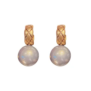 Temperament Pearl Earrings Korean Vintage Style Delicate New Fashion Jewelry Brincos Feminino