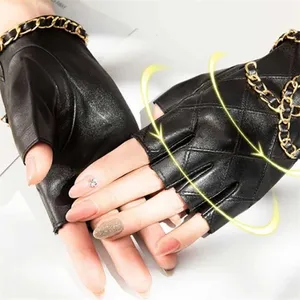 2Pc's Genuine Leather Half Gloves with Metal Chain Skull Punk Motorcycle Biker Fingerless Glove Cool Touch Screen 211214