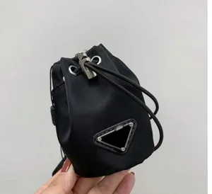 2021 new luxury women's key ring mobile phone bag women's crossbar mini bag long chain shoulder strap Messenger Bag Drawstring classic