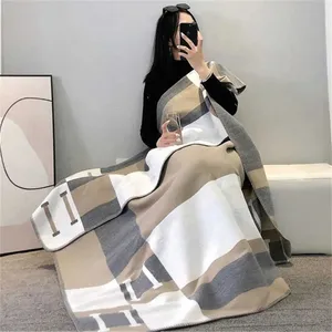 Designer Cashmere Blankets Luxury siesta Blanket Letter Home Travel Throw Summer Air Conditioner Blanket Beach Towel Womens Soft Shawl