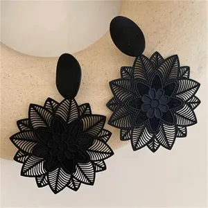 Charm Vintage Black Forest Flower Big Hollow Pattern Earrings for Women Korean Exaggerated Temperament Gothic Accessories Jewelry GC1146