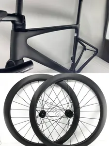 2022 Newest design carbon frameset Bicycle aerodynamics frames ultra light full road bike frame with BSA