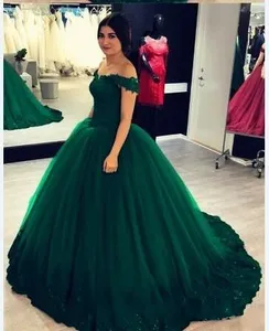 2020 Luxury Dark Green Ball Gown Quinceanera Dresses Off Shoulder Tulle Lace Appliques Beads Sweep Train Puffy Party Prom Evening Gowns Wear