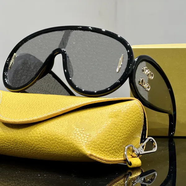 Desingers Cool Sunglasses Luxurys 클래식 렌즈 남성과 여성 야외 여행 파티 복고도 패션 해변 태양 유리 휴가 레저 Prettywuip