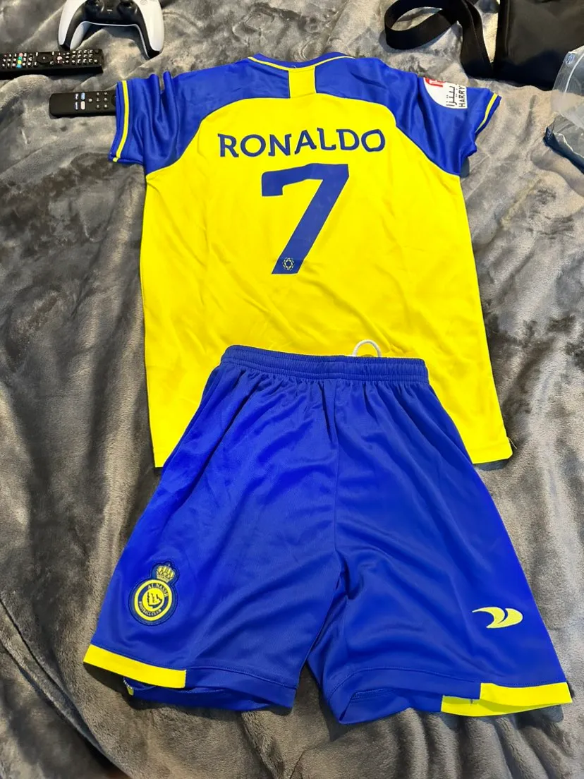 22 23 maillots de football Al-Nassr FC Ronaldo 2022 2023 Domicile jaune  extérieur CR7 Gonzalo Martinez Talisca Ghislain Konan Vincent Aboubakar  hommes