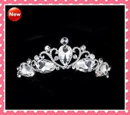 Stock 2022 Ny högkvalitativ modedesigner med kristaller Royal Rhinestone Tiara Hårstycke Kronor Bröllop Bridal Tiaras Tiara Crowns Crown