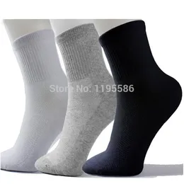 Großhandels-Qualitäts-Mann-Socken-Sport-Basketball-lange Baumwollsocken-männlicher Frühlings-Sommer-laufende kühle Soild-Mesh-Socken für alle Größe