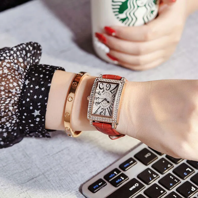 Modern online girls watch