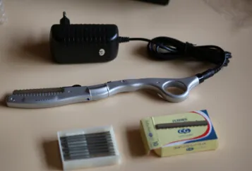 Ultrasonic Electric Vibrating Razor for Haircut and Beard Grooming with 10 Razor Blades Plastic Alloy from Dhgate Clippers & Trimmers - price 18.99 Ultrasonic Electric Vibrating Razor for Haircut and Beard Grooming with 10 Razor Blades Plastic Alloy from Dhgate Clippers & Trimmers - price 18.99