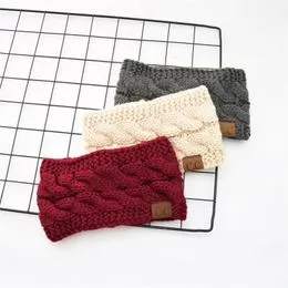 Chapeau Écharpe À Tête Tricotée: Bande De Triangle De Style Pastoral ançais Avec Petit Détail De Fleur Du 11,05 € | DHgate