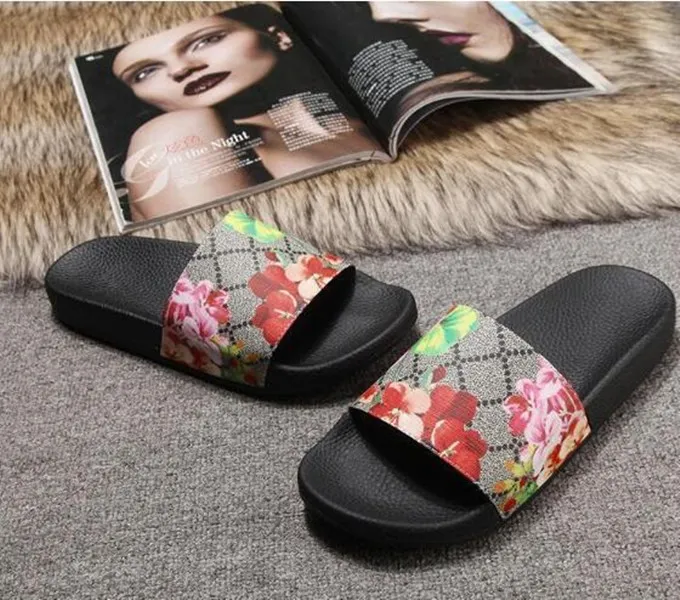 2021 Designer Shoes Luxury Slide Summer Fashion Wide Flat sandals Slipper men and women Flip Flops 01