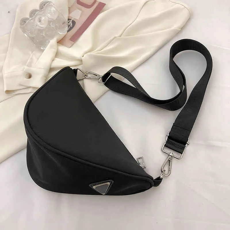 Handbag trendy Niche small female summer single triangle ins messenger factory outlet