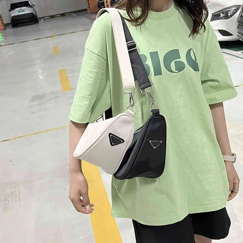 Handbag trendy Niche small female summer single triangle ins messenger factory outlet