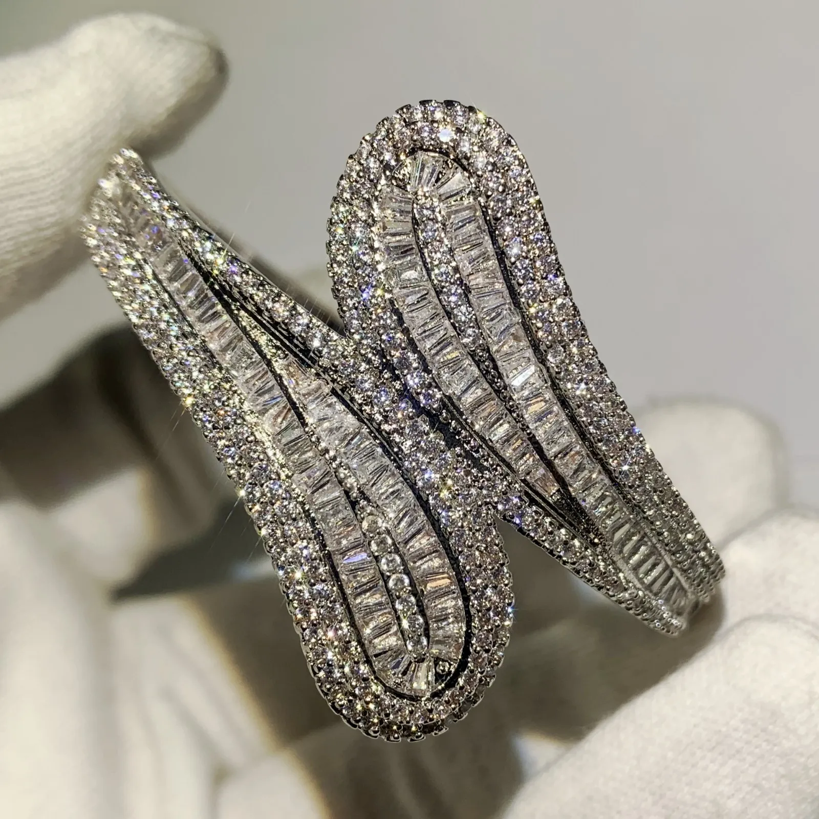 Lucky Bangle Shinning Top Selling New Deluxe Jewelry... From Xixi977 ...