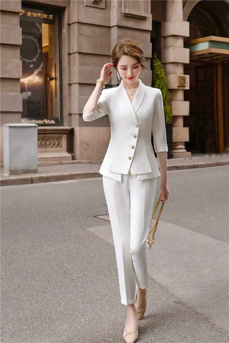 Female Mannequin in White Striped Suit. Stock Photo - Image of formal,  feminine: 109701350