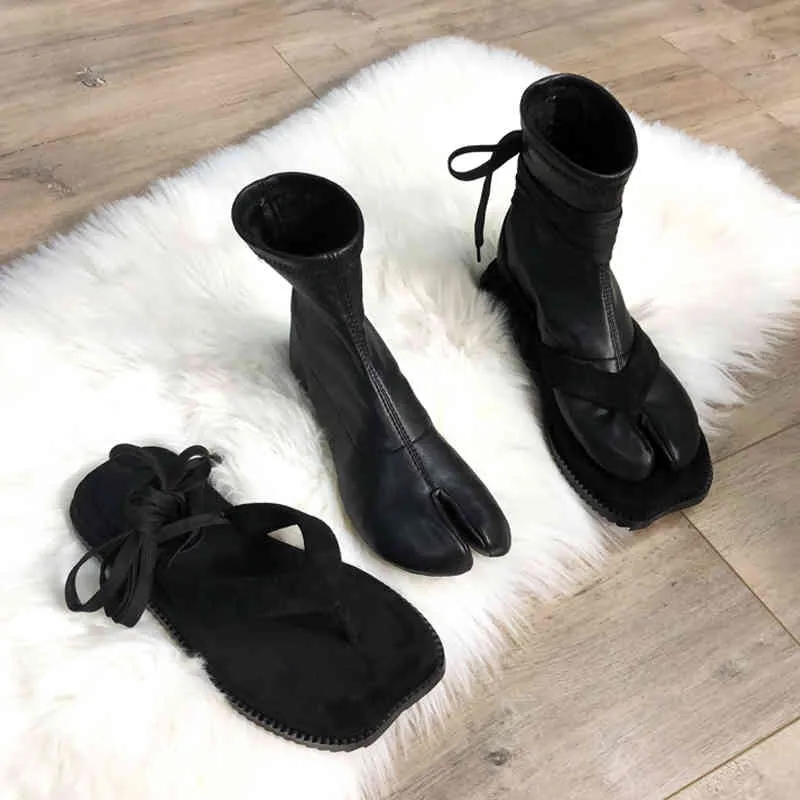 Designer Split Toe Women Boots Tabi Personality Flat Strap Ankle