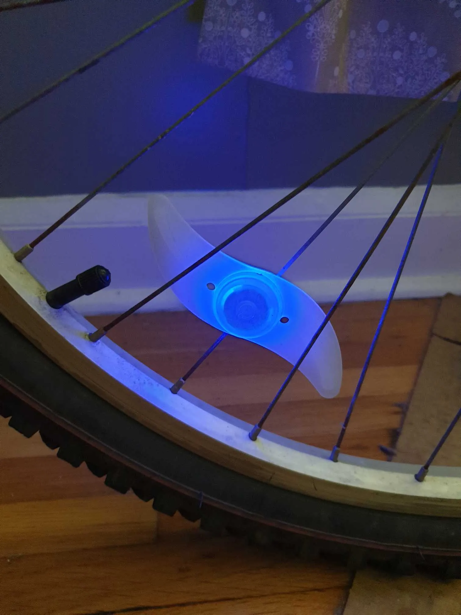 Acheter Clignotant LED vélo cyclisme saule roue fil pneu lumineux rayon  lumière lampe vélo lumières