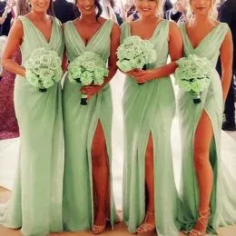 Damas de honor verde menta 2025
