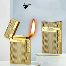 Encendedor de metal clásico para cigarrillos, encendedor de butano de llama  suave tradicional, llama ajustable, gas butano recargable (dorado)