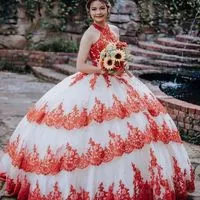 Vestidos para damas de 15 años blancos 2025