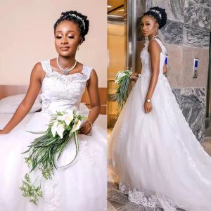 Bruiloft 2022 Afrikaanse jurken bruidsjurk schep nek mouwloze kanten applique kralen tule sweep trein tuin land op maat gemaakte plus size vestidos 403