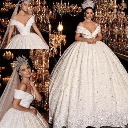 Bruiloft baljurk jurken kristallen kralen vloerlengte uit de schouder op maat gemaakte Dubai vestidos de novia plus size