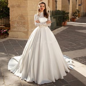 Mariage Bohemian Robe Satin High Neck Appliques en dente