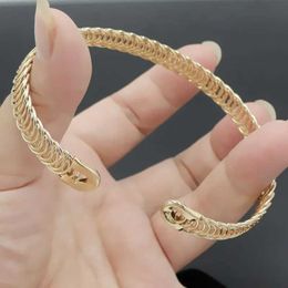 Bracelets de mariage Couleur dorée Metal Braceux Chunky pour femmes Bracelets de bracelets à bracelets ouverts à la tendance