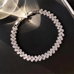 Bracelets de mariage Bijoux de luxe Or blanc 18 carats Remplissage rond Coupe Topaze blanche CZ Diamant Pierres précieuses Fête Femmes Promise Bracelet Pour Amant Cadeau