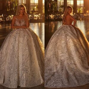 Bruiloft charmante mouwloze jurken glanzende kralen kanten ball jurk fancy backless vestido de noiva op maat gemaakte bruidsjurk