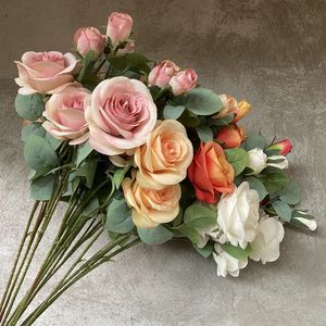 Fleurs décoratives de mariage bouquet de fleurs de rose en soie à 4 têtes pour la décoration de la maison