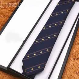 Bruiloft ontwerper stropdas bijen streeppatroon heren stropdassen pak overhemden gebruik duurzame zachte comfortabele kleurrijke zijde populaire accessoires luxe stropdas dames PJ045 E23