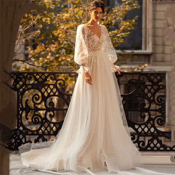 Robe de mariée A-ligne classique dentelle manches longues col en V dos nu appliques paillettes perles grande taille mousseux creux dentelle volants robes de mariée train robe sur mesure